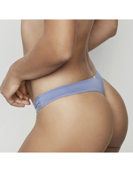 Montse Pedrosa | Tanga Agatha 31201 de Selmark color Azul