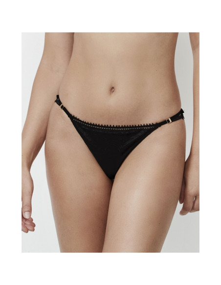Montse Pedrosa | Tanga Aurum 90901 de Selmark By Pilar Rubio color Negro