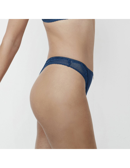 Montse Pedrosa | Tanga Malitzia 61201 de Selmark color Azul