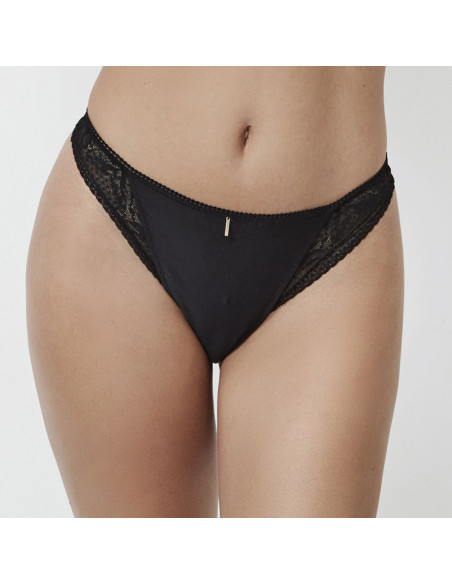Montse Pedrosa | Tanga Malitzia 61201 de Selmark color Negro