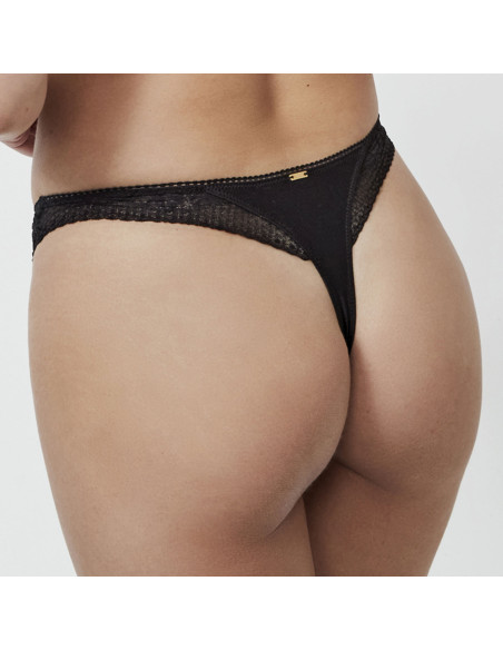 Montse Pedrosa | Tanga Malitzia 61201 de Selmark color Negro