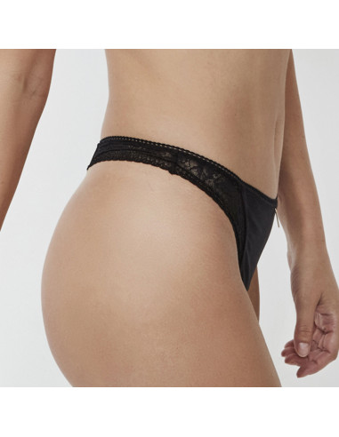 Montse Pedrosa | Tanga Malitzia 61201 de Selmark color Negro
