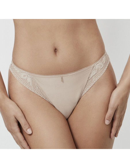 Montse Pedrosa | Tanga Malitzia 61201 de Selmark color Tierra