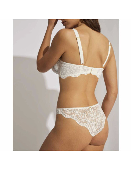 Montse Pedrosa | Braga Brasileña Matilda 31104 de Selmark color Marfil