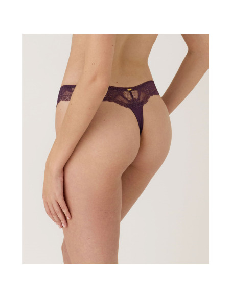 Montse Pedrosa | Tanga Renatta 61301 de Selmark color Berenjena