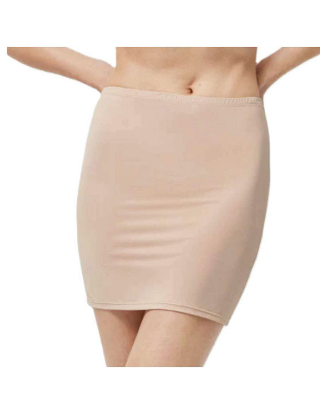 Montse Pedrosa | Falda Combinación 19389 de Ysabel Mora color Arena